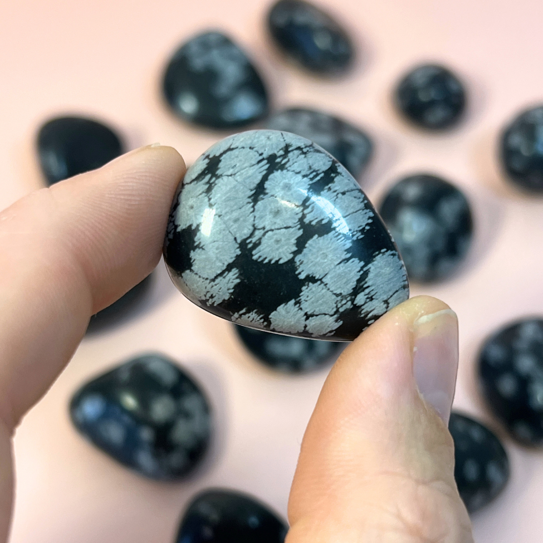 snefnug obsidian lommesten